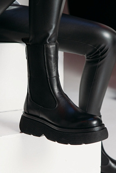 Челси Лукреция