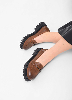 Лоферы Мила с фурнитурой